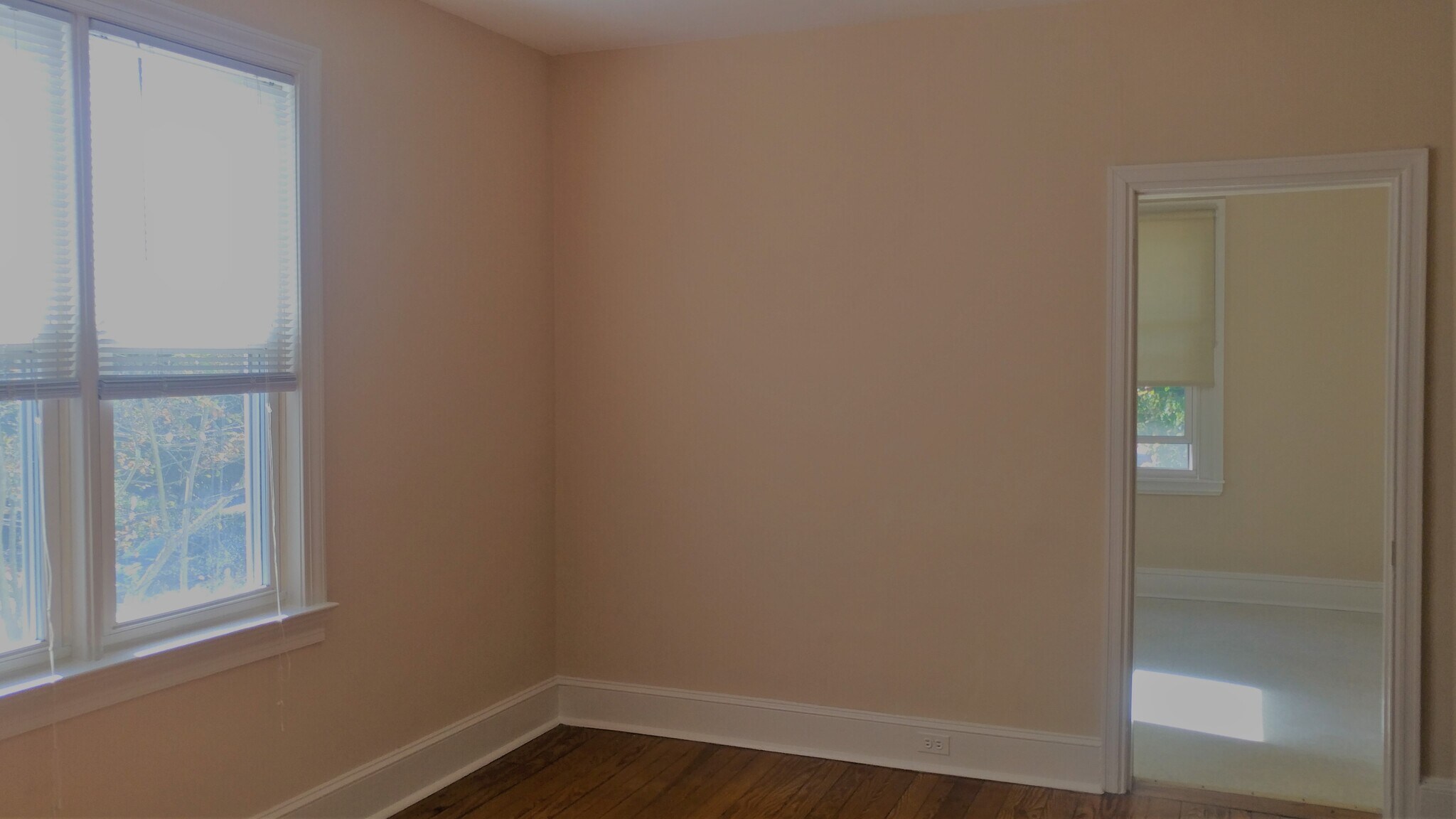 Building Photo - 400 N Bellevue Ave
