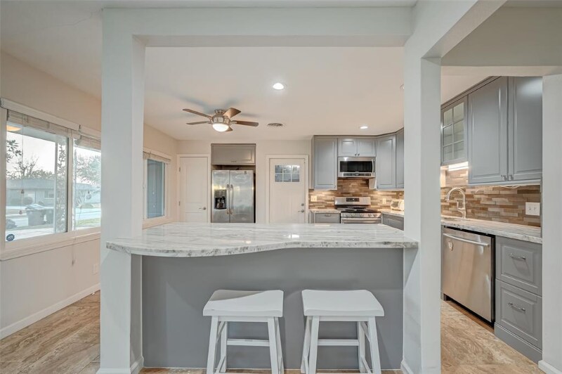 Building Photo - 5410 De Milo Dr