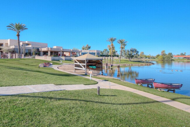 Building Photo - 7401 N Scottsdale Rd