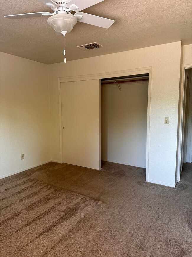 Building Photo - Charming 2/1 Duplex With Access To The Cou...