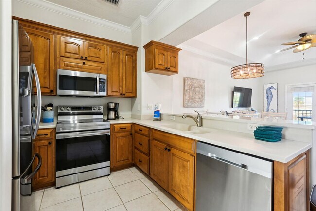 Building Photo - 361 Royal Caribbean Ct