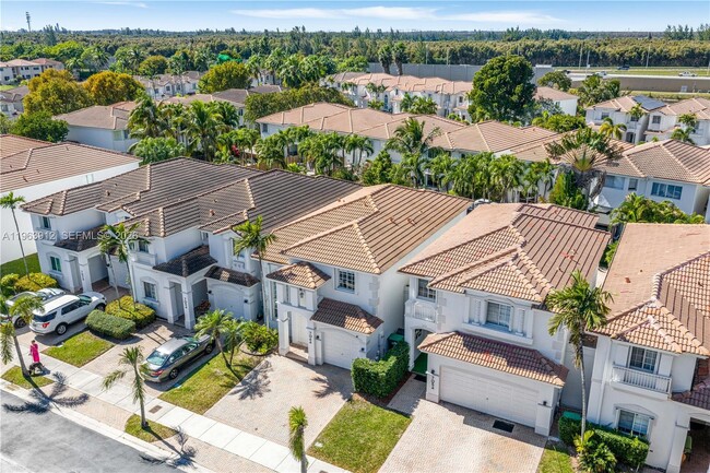 Building Photo - 7044 NW 115th Ct