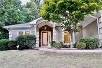 Building Photo - 911 Oakwood Dr