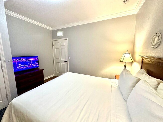 Building Photo - 1301 Tuscan Terrace