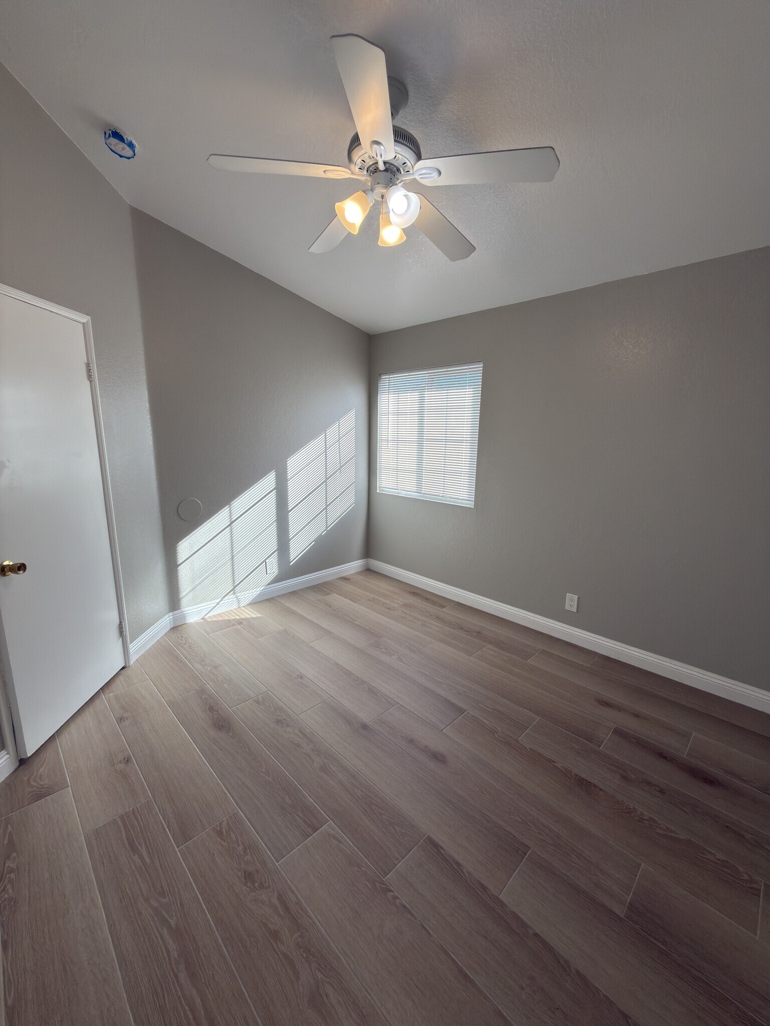 Bedroom 2 - 2338 Langhorn St