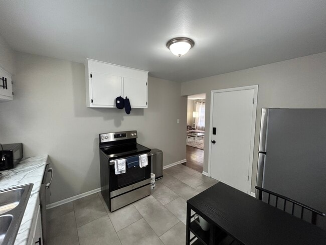 Building Photo - 7719 W Villard Ave