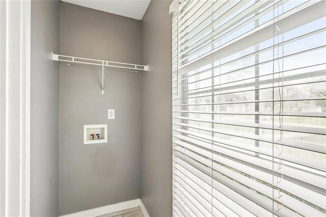 Building Photo - 57400 Oak Ave