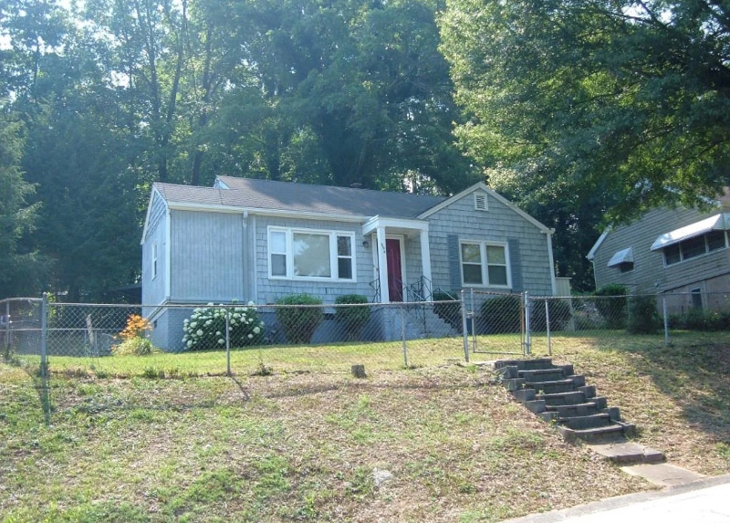Primary Photo - 294 Amy Dr NE
