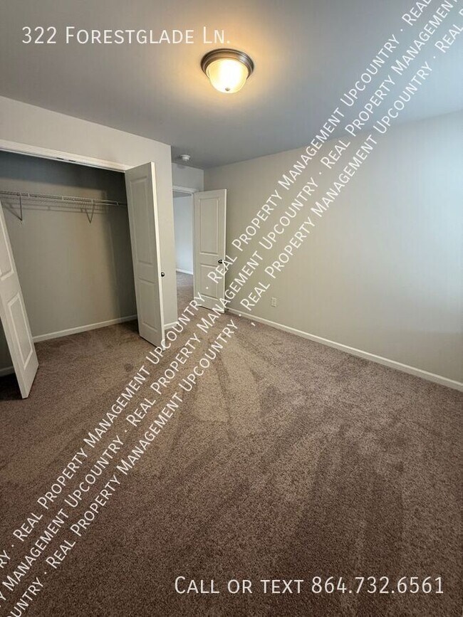 Building Photo - 322 Forestglade Ln