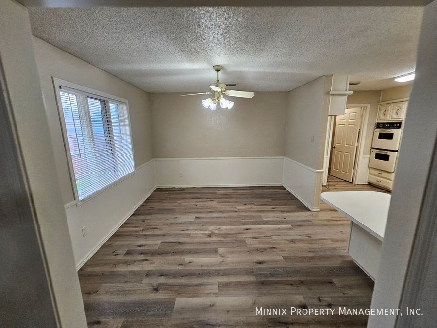 Building Photo - 6906 Elmwood Ave