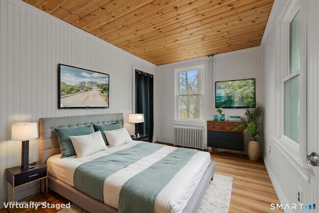 Building Photo - 24 N Main St