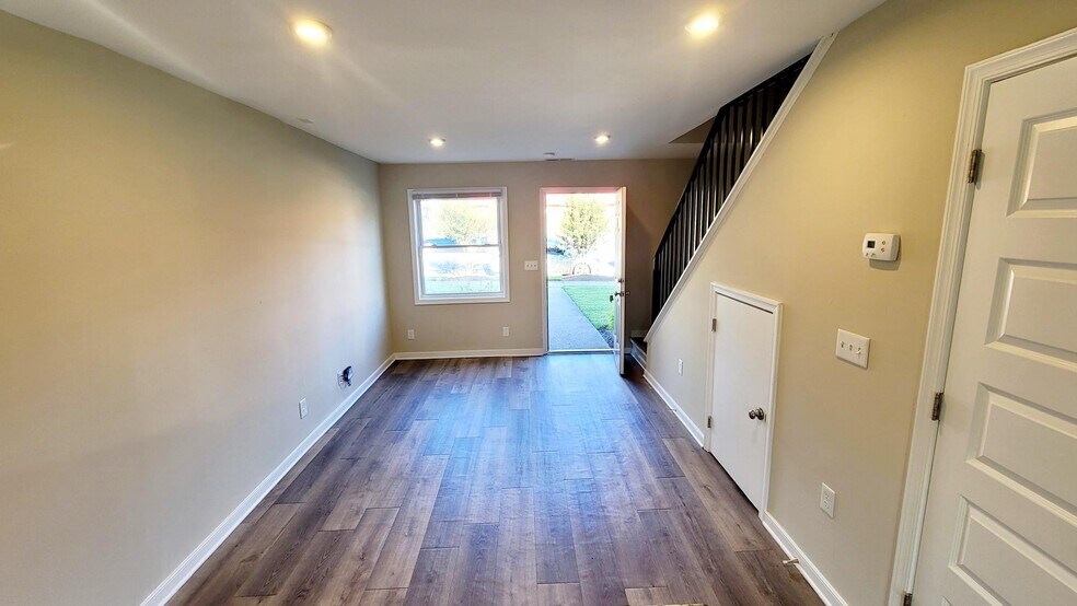 Building Photo - 509 N 35th St