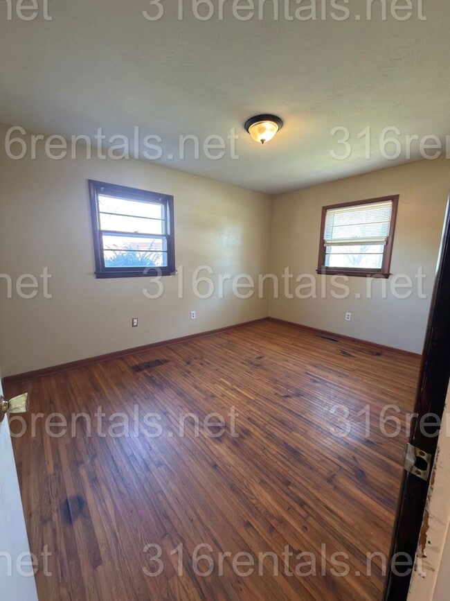 Building Photo - 520 Linda Ln