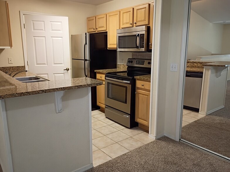Kitchen - 211 Cape Cod Dr