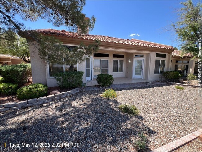 Building Photo - 2700 Vista Butte Dr