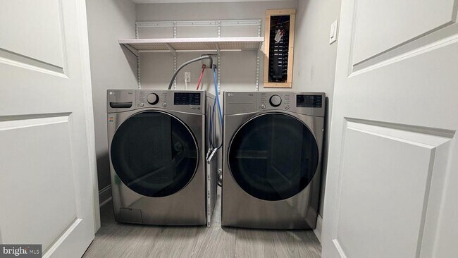 Building Photo - 2248 Earp St