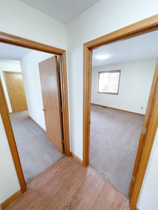 Building Photo - 3 bedroom, 2 bath House