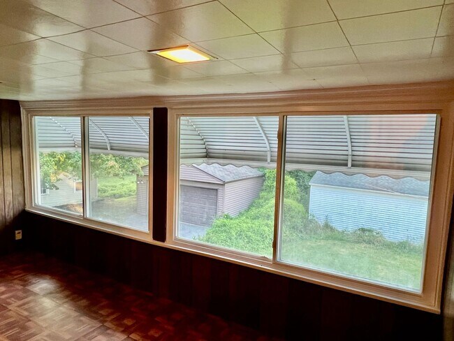 Building Photo - Charming 3-Bedroom Home in Cleveland Heights