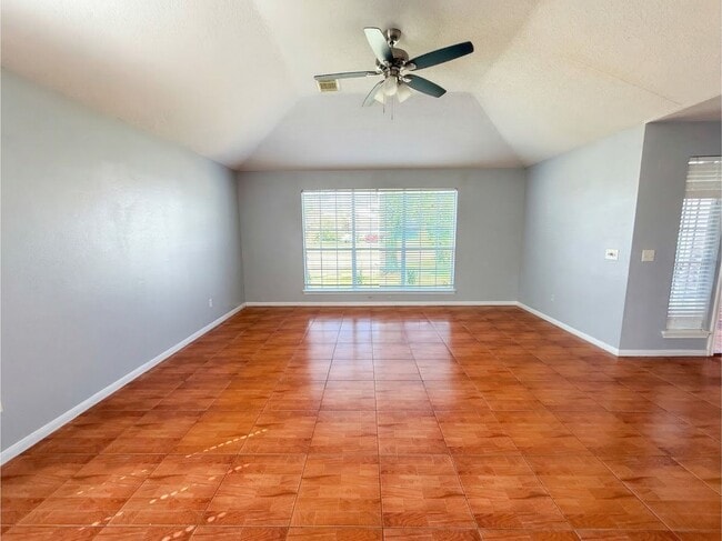 Building Photo - 8926 Diamond Lake Ln