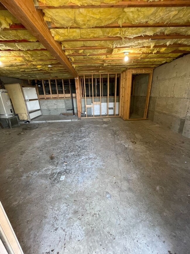 Building Photo - 5065 Fern St
