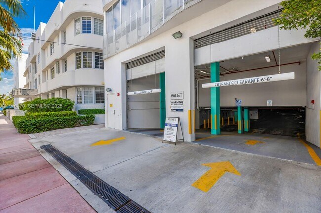 Building Photo - 435 21st St