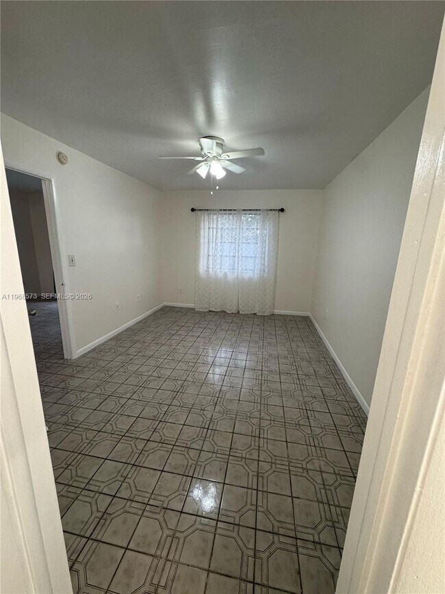 Building Photo - 3181 SW 13th St