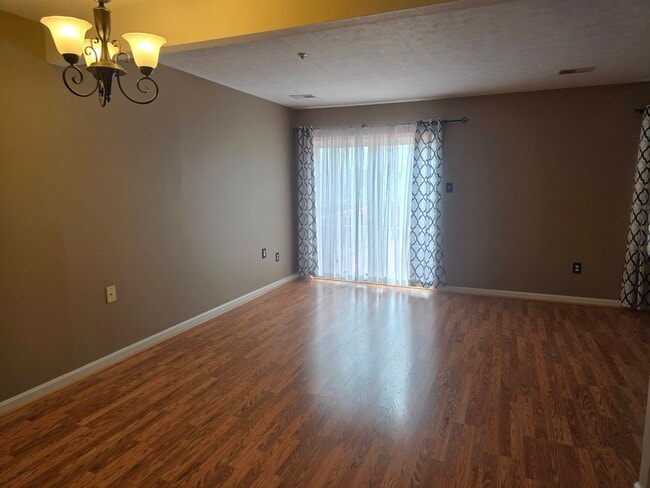 Building Photo - 5621 Queen Anne Ct