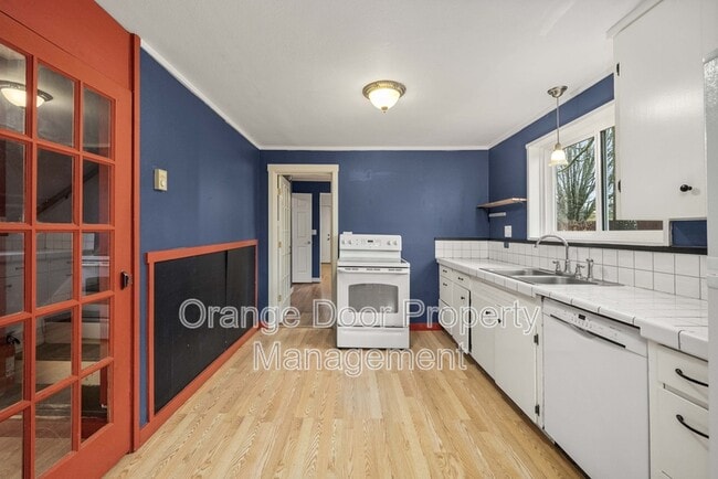 Building Photo - 4316 Park Ave. S