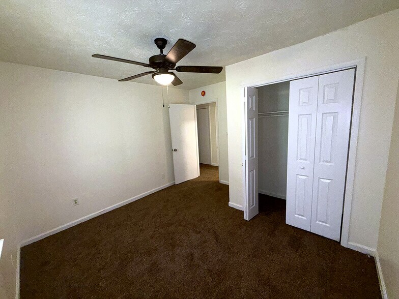 Building Photo - 5954 Stonewall Dr