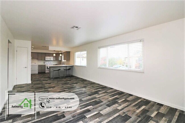 Building Photo - 4445 Dogwood Ln
