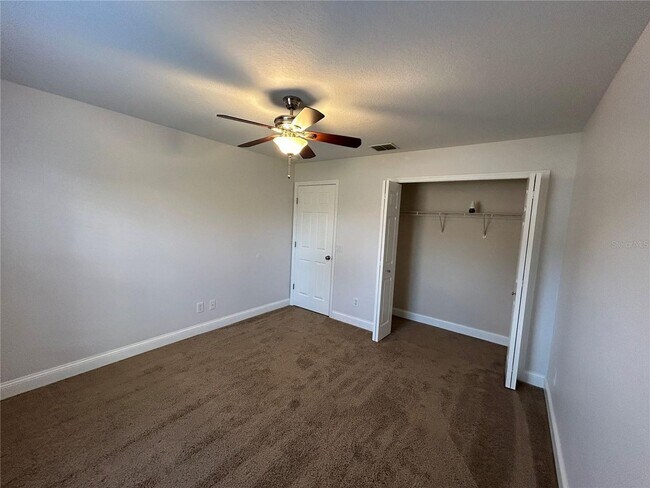 Building Photo - Saint Cloud Home