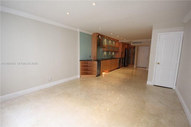 Building Photo - 5401 Collins Ave