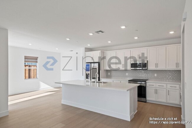 Building Photo - 53 W San Francisco Dr