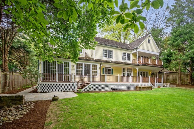 Building Photo - 3525 Williamsburg Ln NW