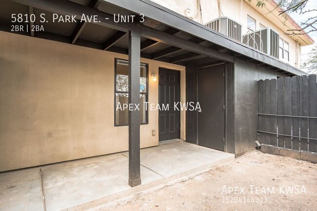 Building Photo - $1150- 2 Bed | 1.5 Bath Townhome Unit with...