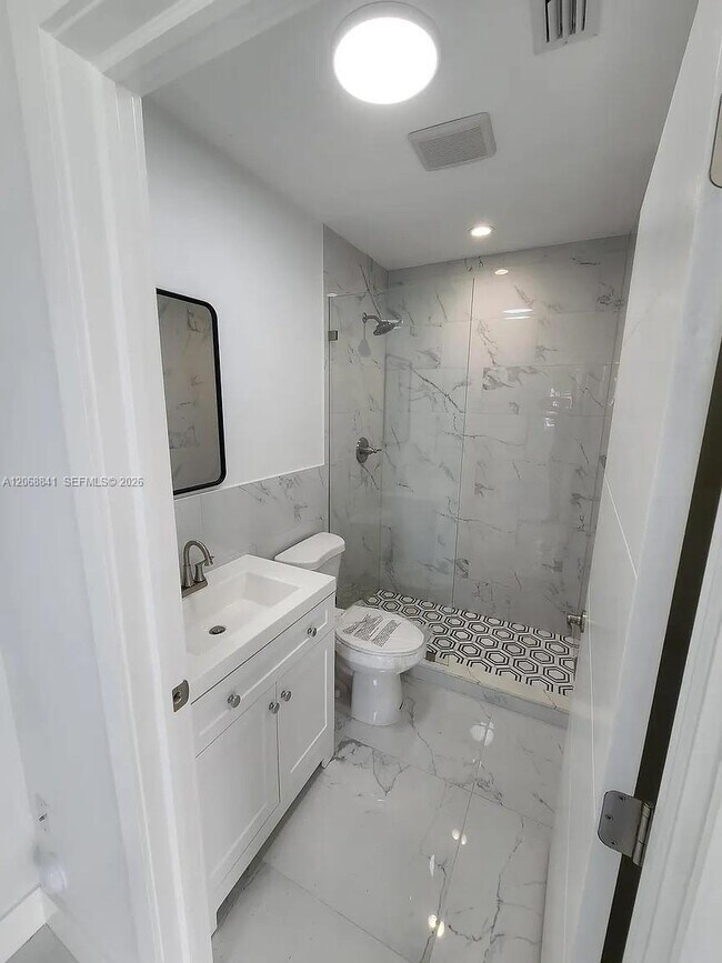 Building Photo - 7245 SW 21st St