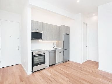 Building Photo - 410 E 153rd St