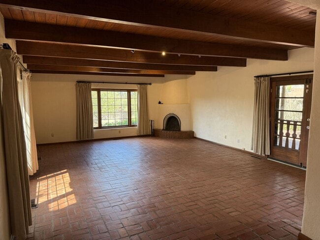 Building Photo - 641 Garcia St