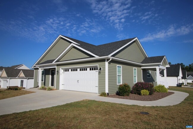 Building Photo - 147 Langley Dr