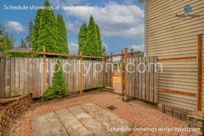Building Photo - Beautiful 4 Bed/2.5 Bath Home in Tualatin!