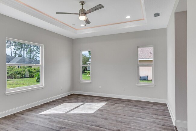 Building Photo - 5 Eastvue Pl