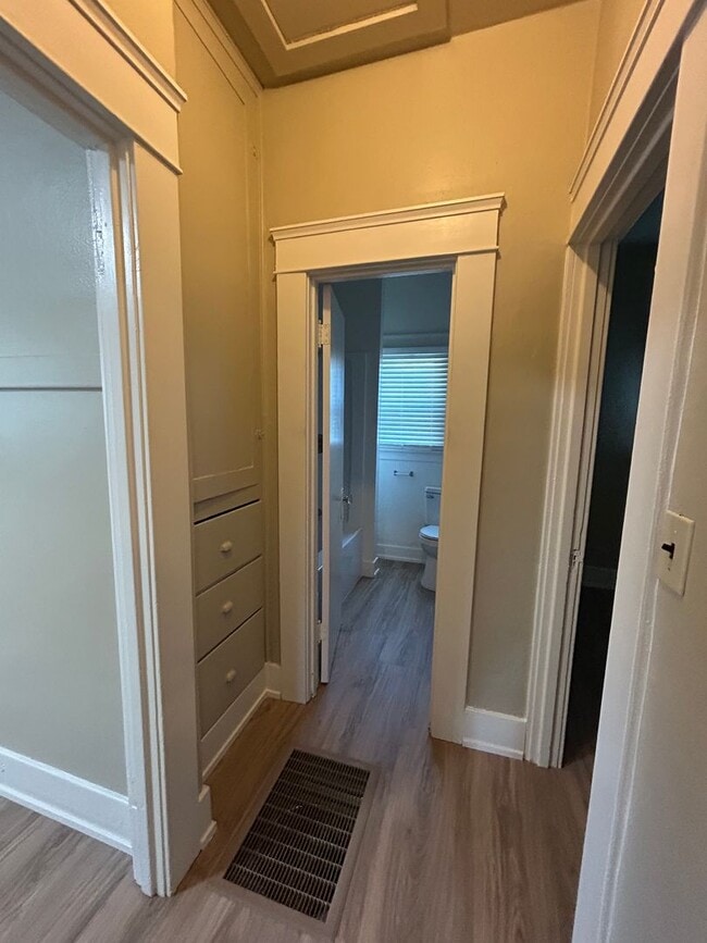 Building Photo - Newly Remodeled 2 Bed/1 Bath Home!