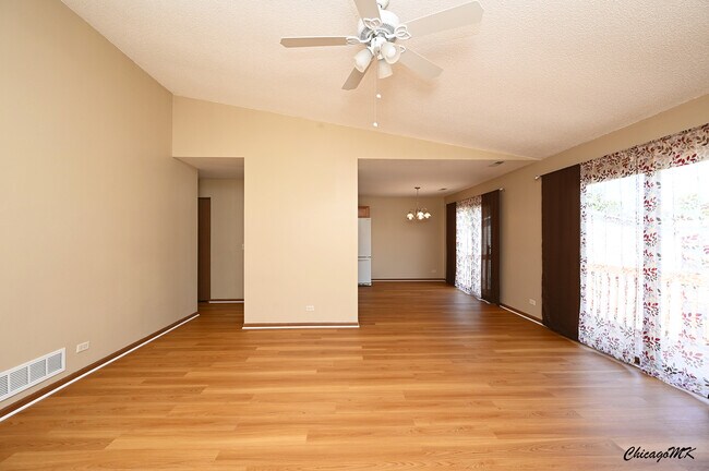 Building Photo - 340 Woodridge Cir