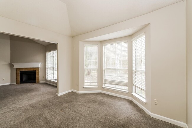 Building Photo - 7816 Lake Cross Dr E