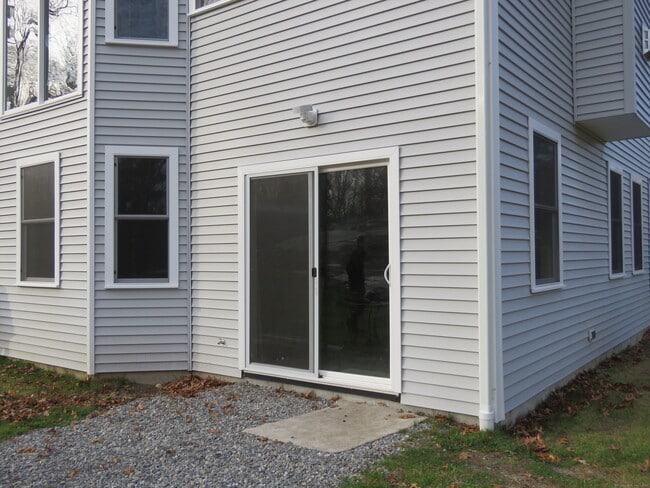 Building Photo - 11 Kathryn Ct