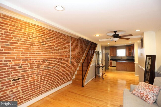 Building Photo - 524 S Bouldin St