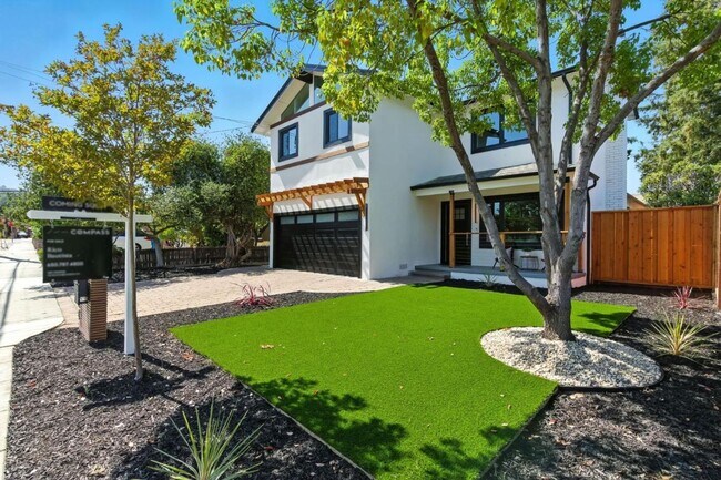 Building Photo - Refined Redwood City Living: Exquisitely R...