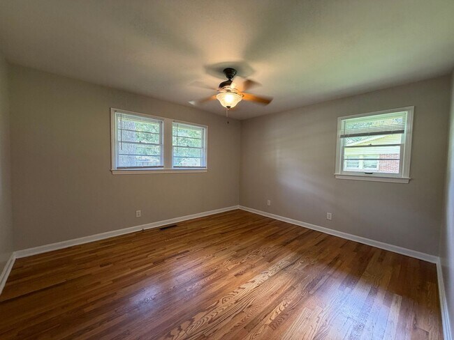 Building Photo - 117 Benton Dr NW