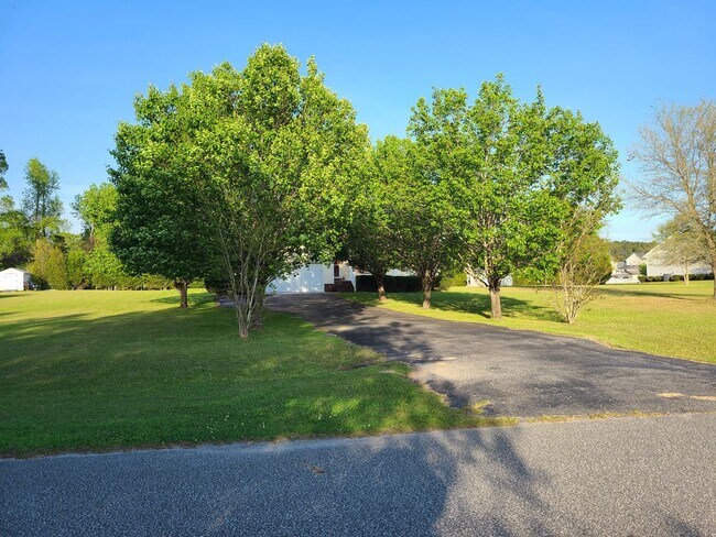 Building Photo - 134 Derby Ln