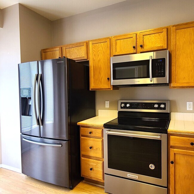 Building Photo - Beautiful home in Briargate Fairfax - D20 - ready to move in NOW!